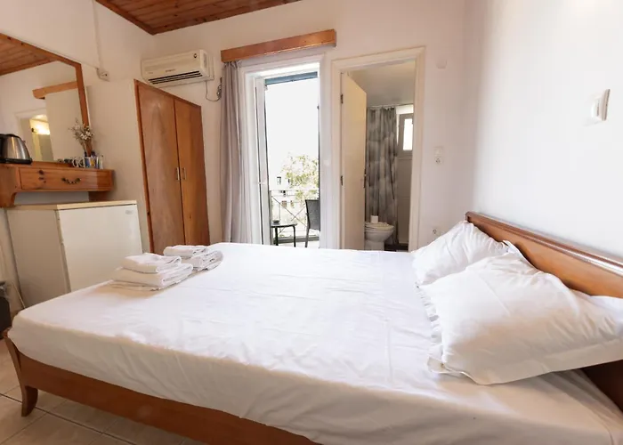 Bed and Breakfast Sailing Club 3*